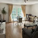 Gorgeous Apartment + Attentive Host + Free Parking
