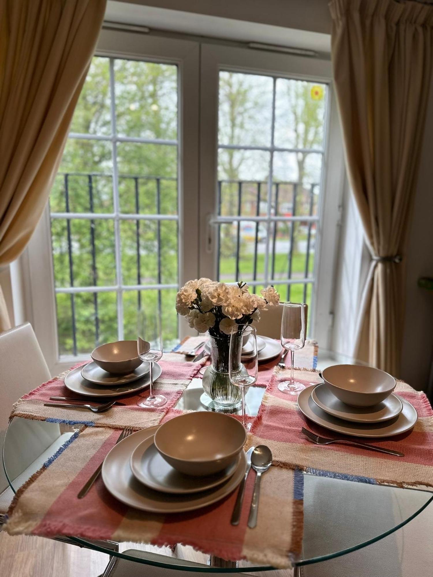 Appartamento Gorgeous + Attentive Host + Free Parking *
